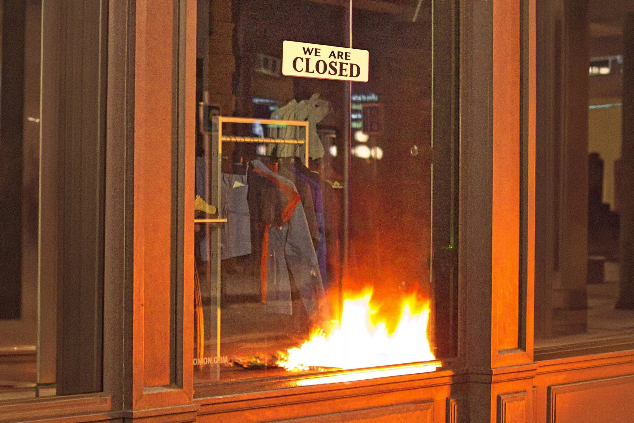 Fire behind the glass door of a closed shop, a business interruption claim scenario